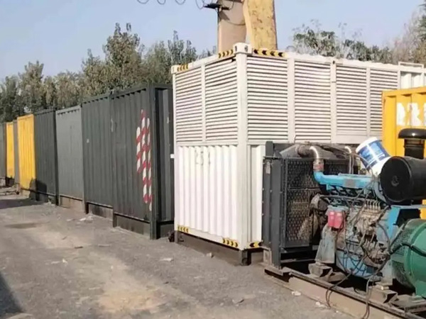 林甸200KW柴油发电机机组每小时油耗是多少？